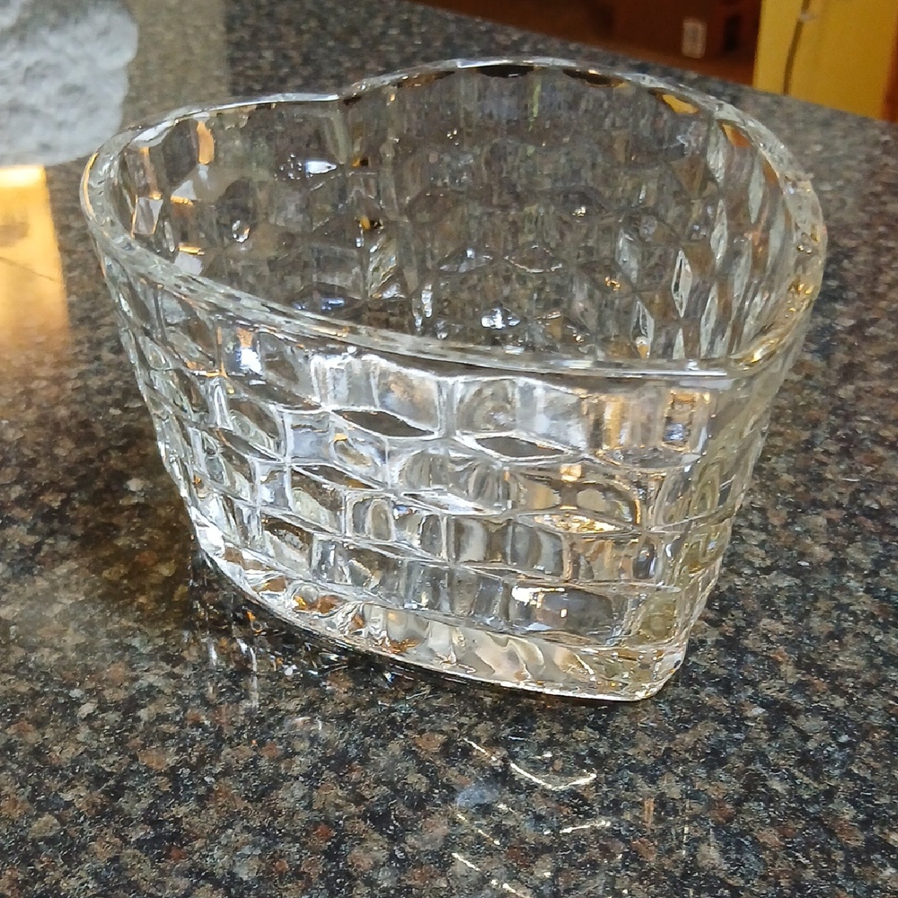 Homco Clear Glass Heart-Shaped Bowl